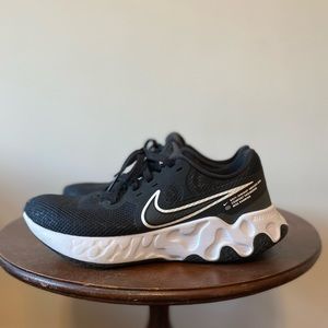 Nike running sneakers size 9